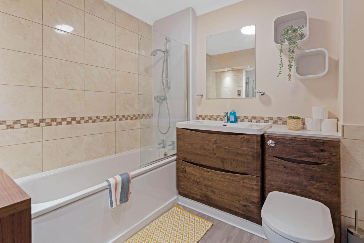 Elegant & Unique Getaway - Spacious 3 Bedroom, 2 Bathroom City Centre Apartment - Free Allocated Parking. 爱丁堡 外观 照片
