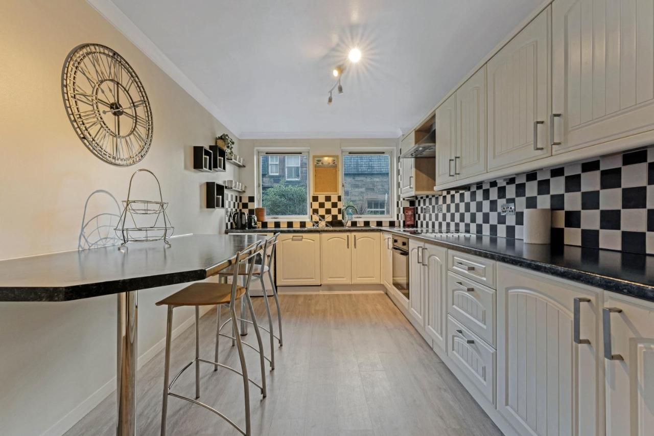 Elegant & Unique Getaway - Spacious 3 Bedroom, 2 Bathroom City Centre Apartment - Free Allocated Parking. 爱丁堡 外观 照片