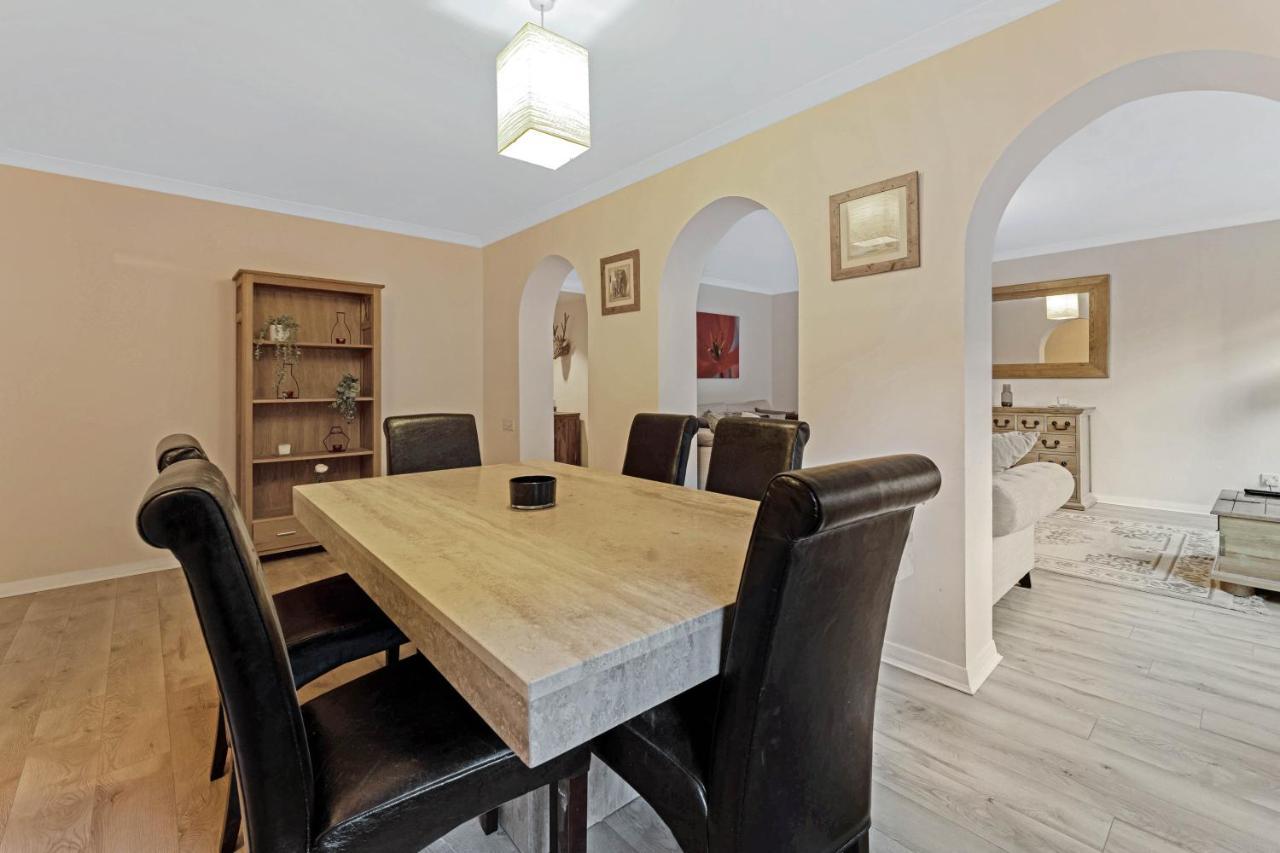 Elegant & Unique Getaway - Spacious 3 Bedroom, 2 Bathroom City Centre Apartment - Free Allocated Parking. 爱丁堡 外观 照片