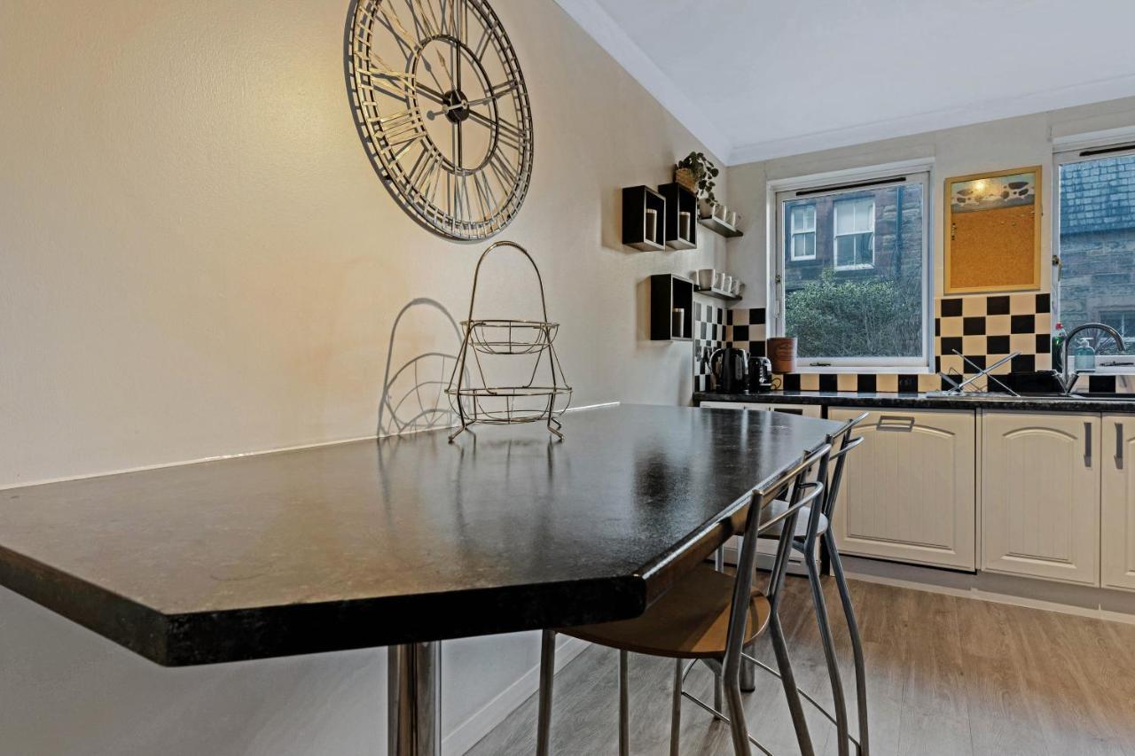 Elegant & Unique Getaway - Spacious 3 Bedroom, 2 Bathroom City Centre Apartment - Free Allocated Parking. 爱丁堡 外观 照片