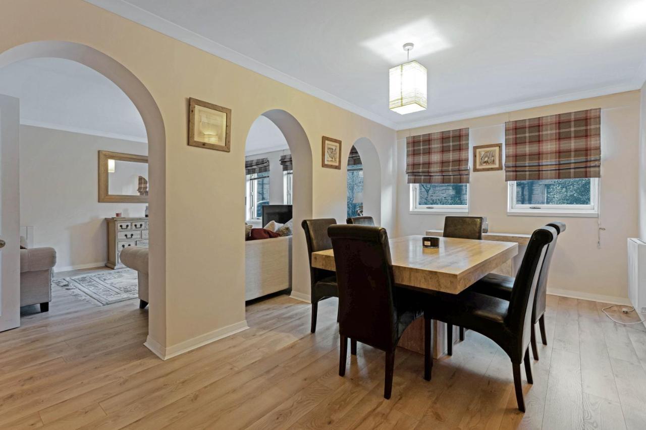 Elegant & Unique Getaway - Spacious 3 Bedroom, 2 Bathroom City Centre Apartment - Free Allocated Parking. 爱丁堡 外观 照片