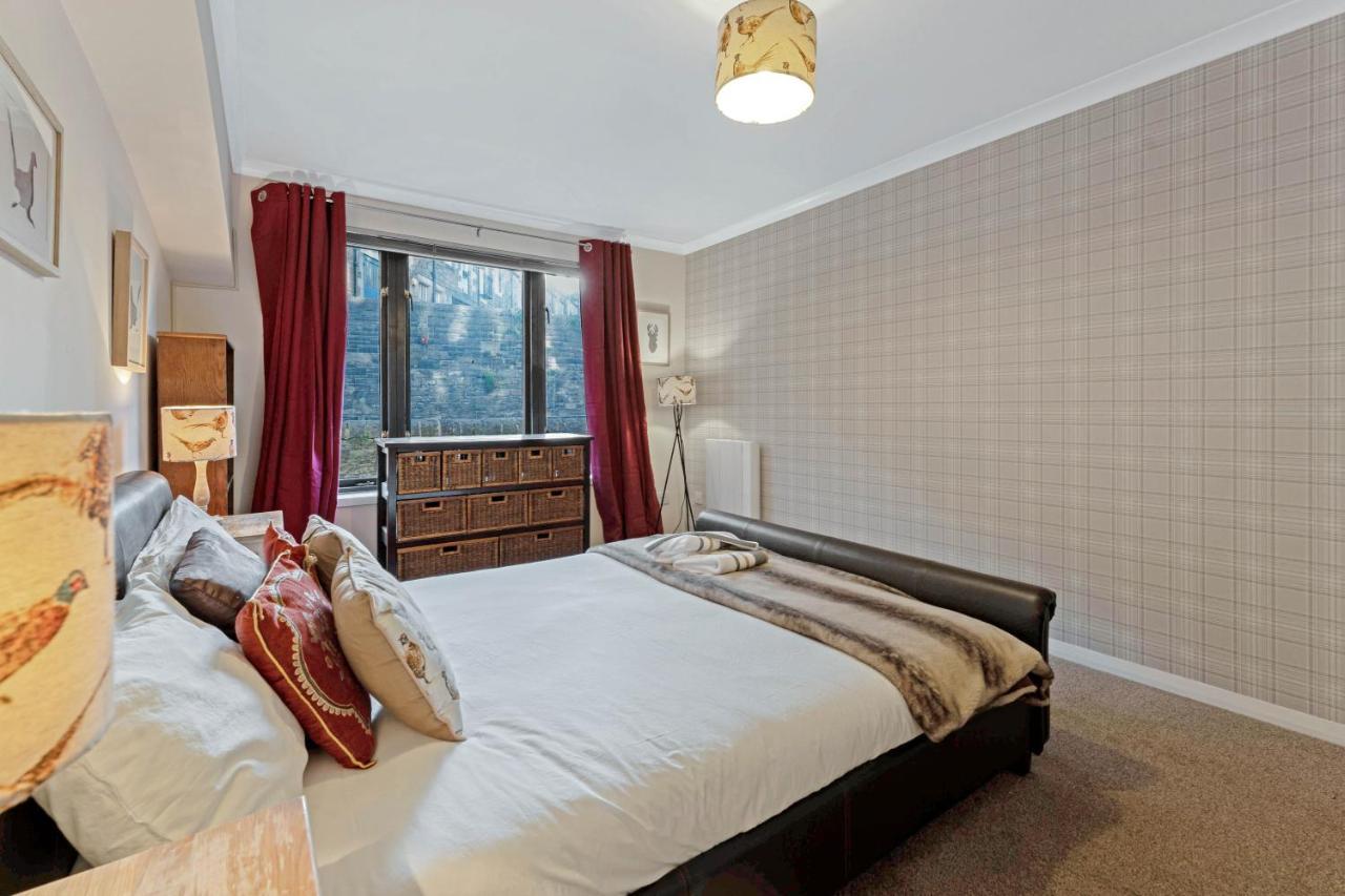 Elegant & Unique Getaway - Spacious 3 Bedroom, 2 Bathroom City Centre Apartment - Free Allocated Parking. 爱丁堡 外观 照片